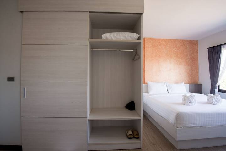 Room 21 of 79