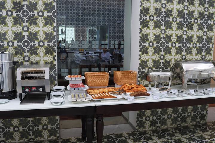 Breakfast buffet