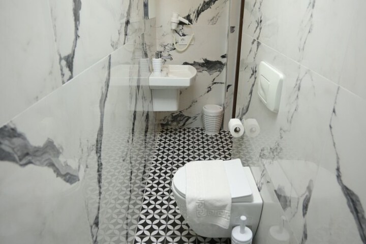 Room 15 of 31
