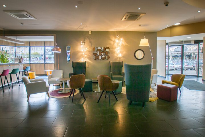 Guest Lobby