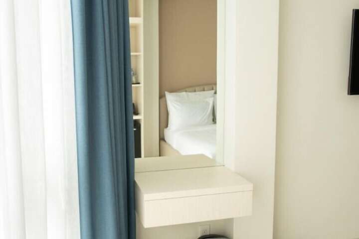 Room 16 of 24