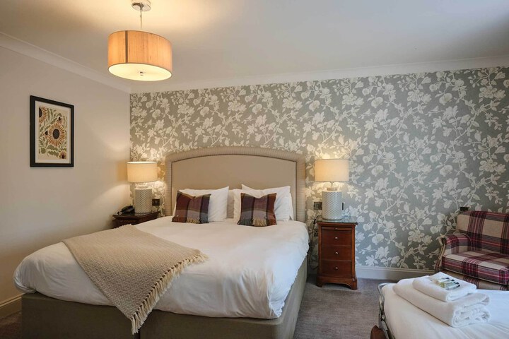 Room 34 of 145
