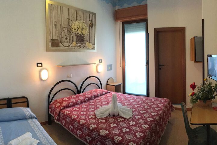 Room 5 of 30