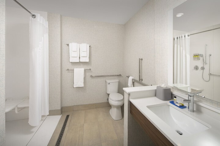 Room 15 of 41