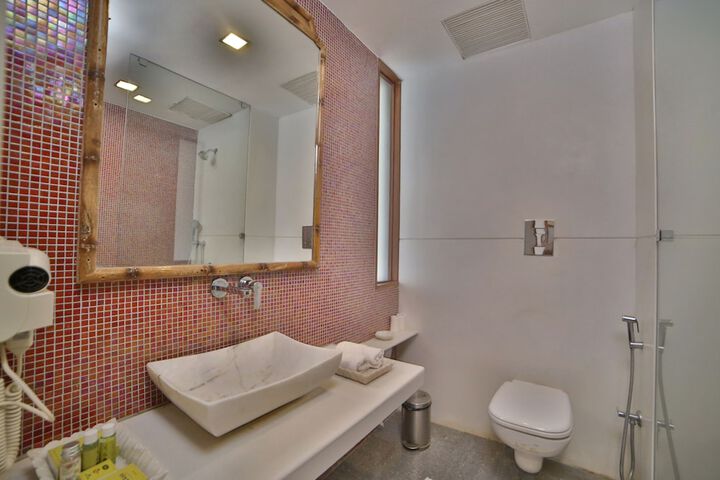 Room 25 of 67