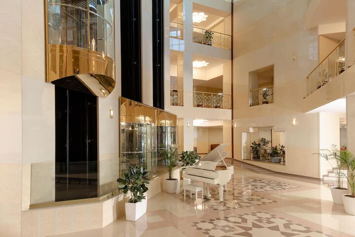 Hotel Interior 2 of 124