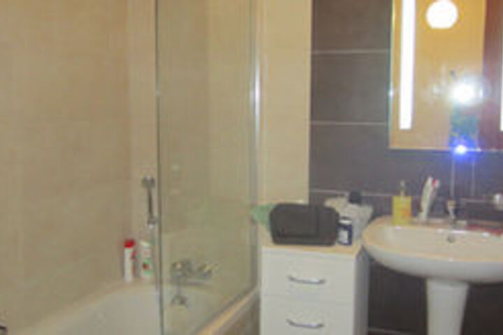 Room 10 of 38