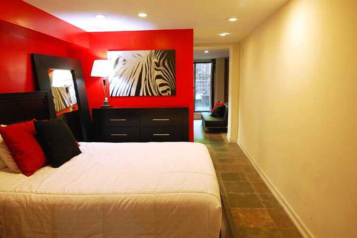 Room 42 of 324