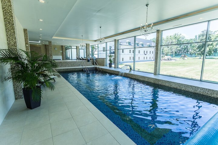 Pool 32 of 83