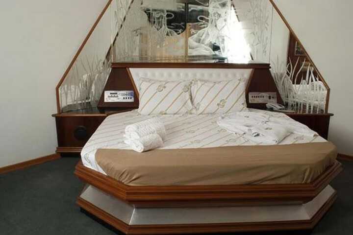 Room 9 of 23
