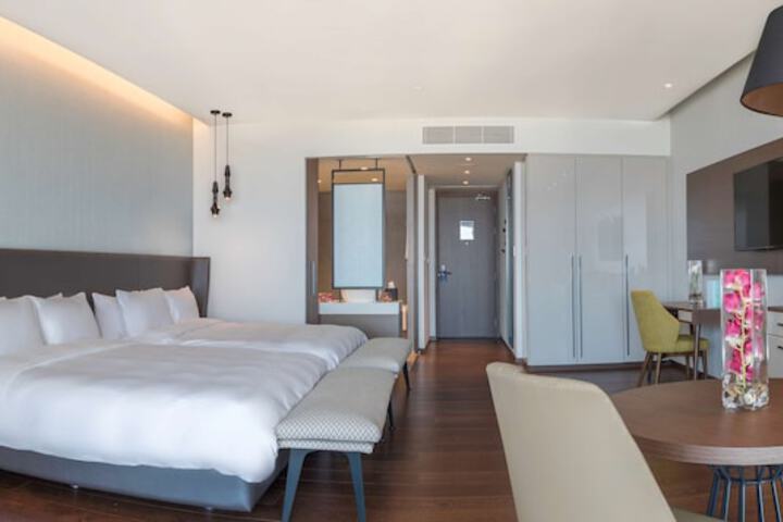 Room 22 of 165