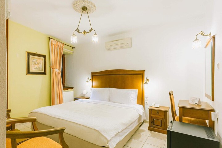Room 15 of 46