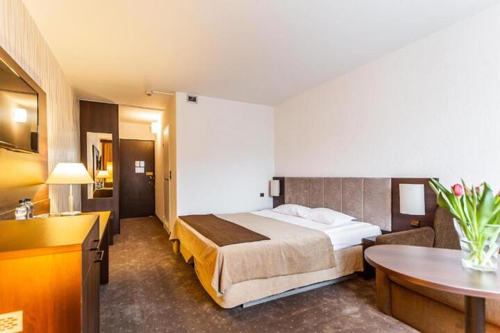 Room 9 of 49