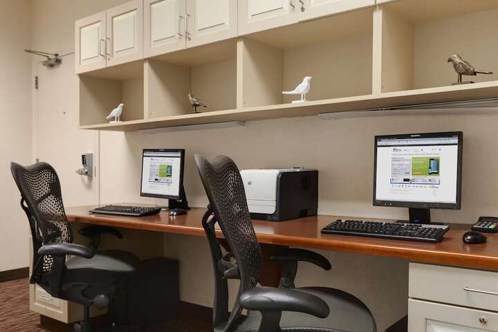 Business Center 115 of 119