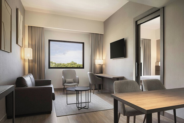 Room 32 of 87