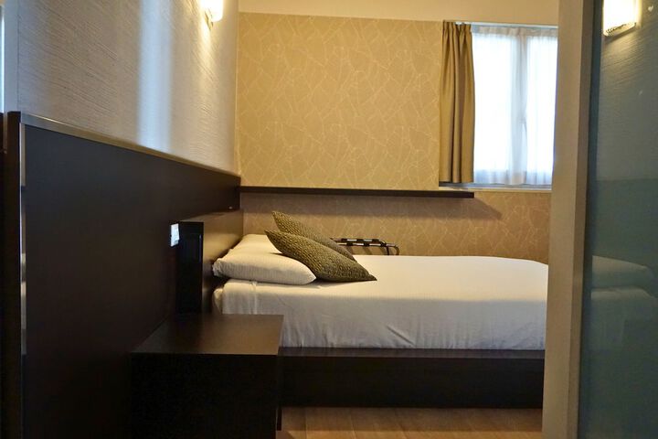 Room 34 of 87