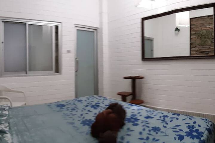 Room 33 of 150