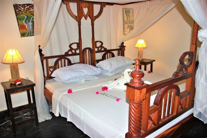 Room 44 of 99