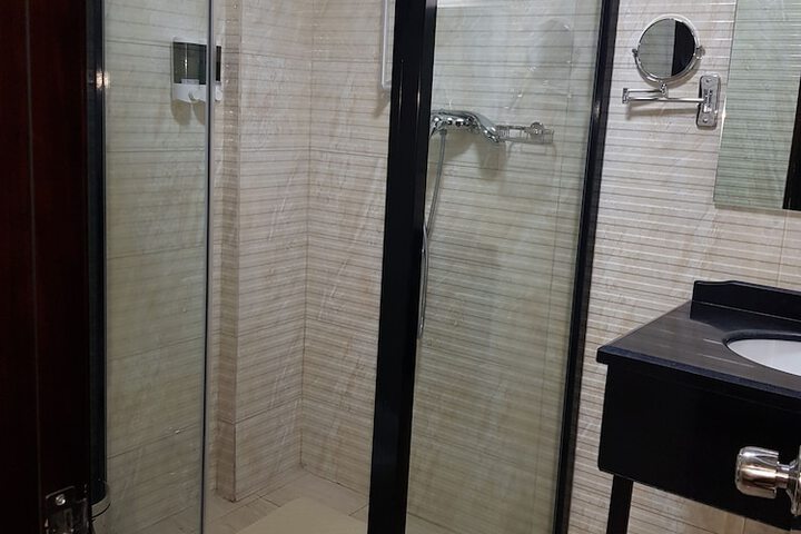 Room 14 of 14