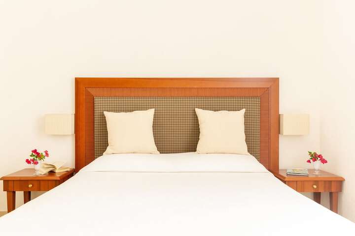 Room 34 of 136