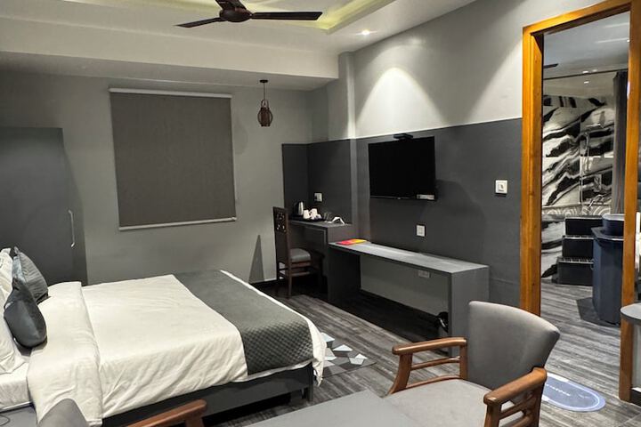Room 21 of 96
