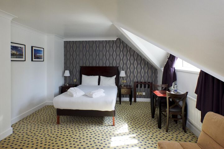 Room 14 of 42
