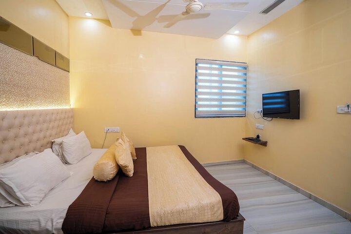 Room 18 of 48