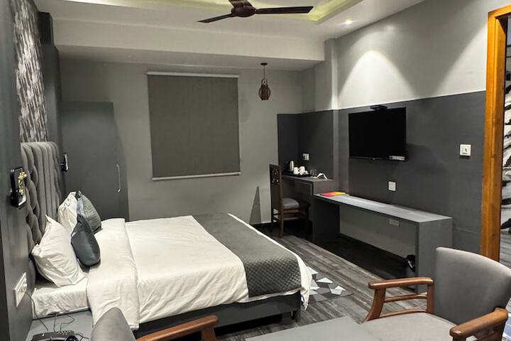 Room 22 of 96