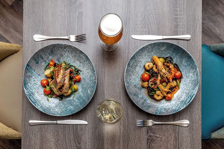 Dining 103 of 256