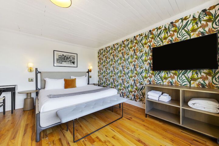 Room 13 of 47