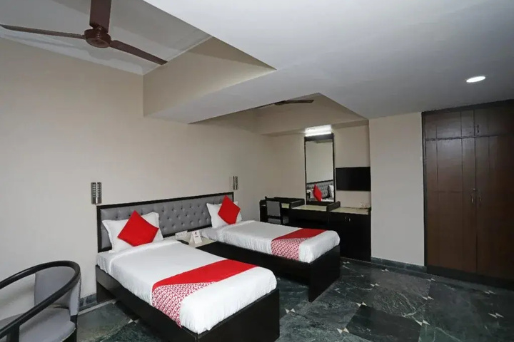 Room 3 of 10