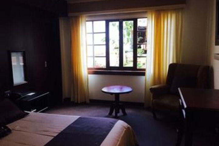 Room 11 of 31