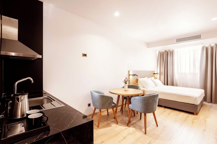 Room 74 of 84