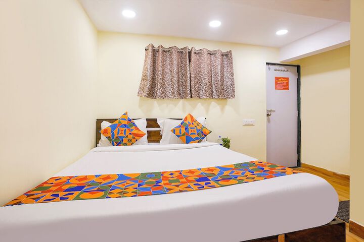 Room 9 of 25