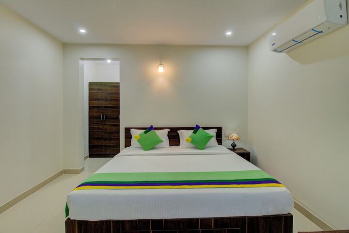 Room 20 of 29