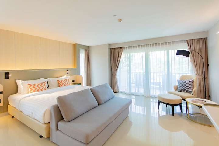 Room 34 of 144