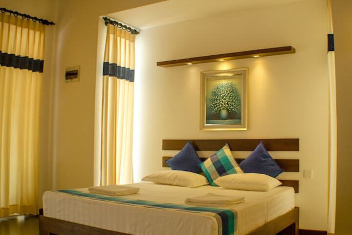 Room 6 of 65