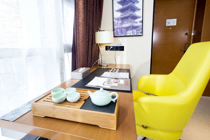 Room 15 of 43