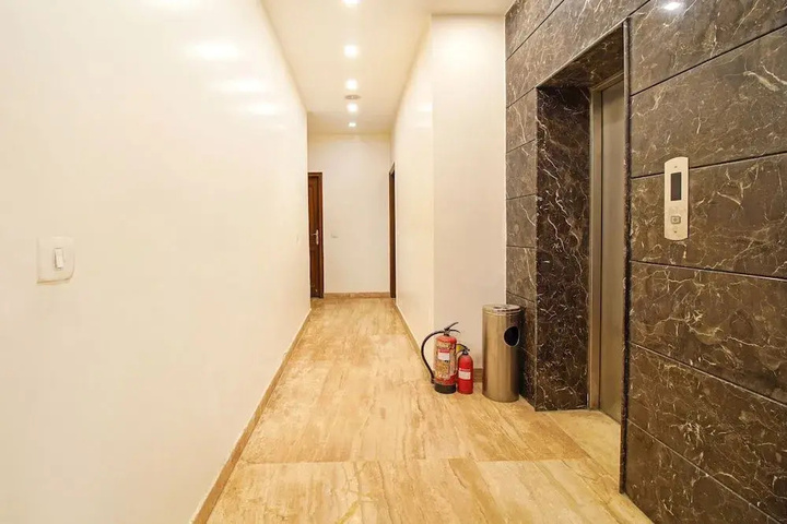 Room 8 of 11