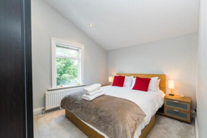 Room 4 of 19