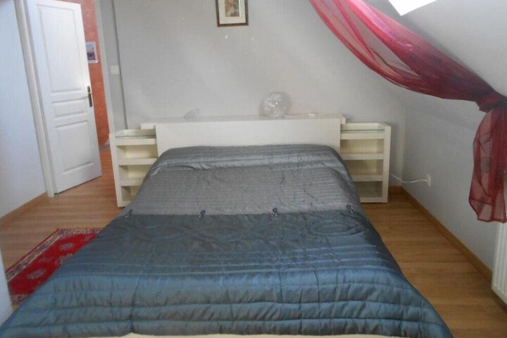 Room 3 of 12