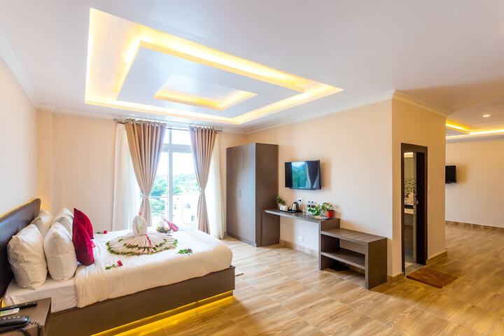 Room 6 of 26