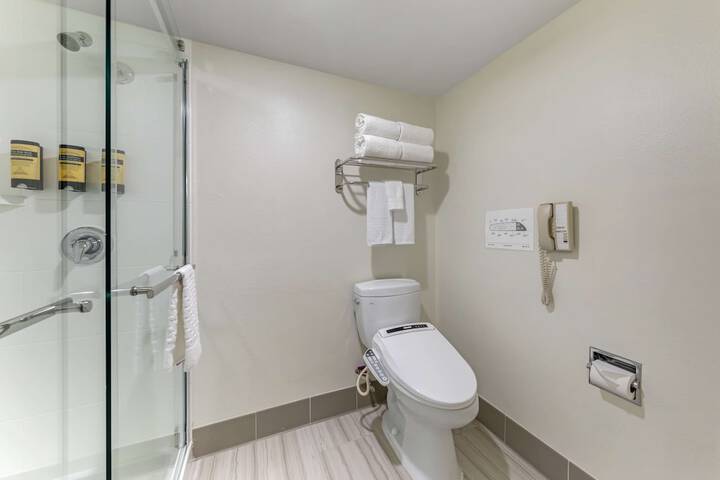 Room 25 of 44