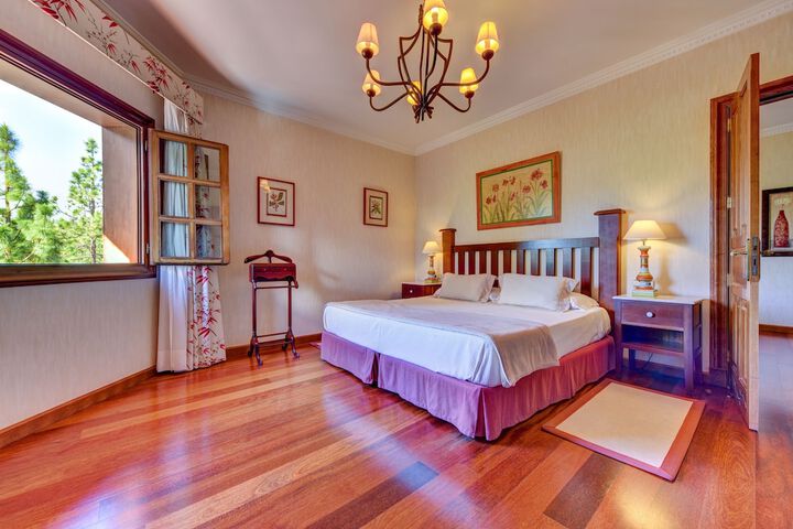 Room 10 of 61