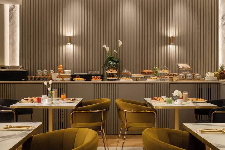 Dining 74 of 76