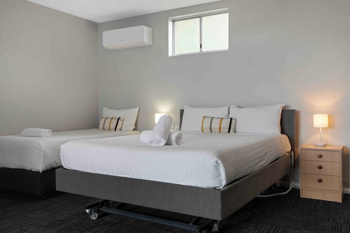 Room 15 of 37