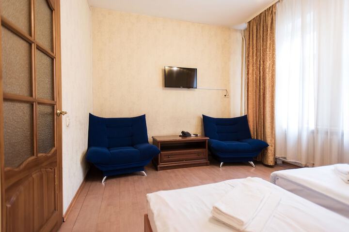 Room 10 of 21