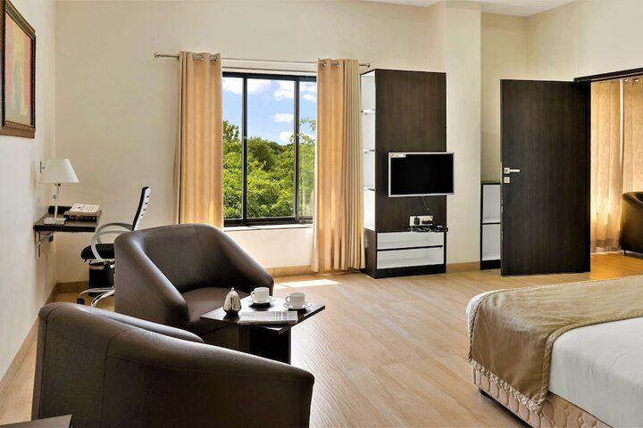 Room 17 of 48