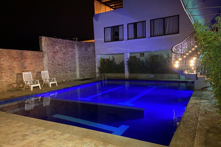Pool 12 of 24