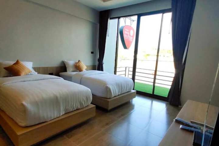 Room 12 of 43
